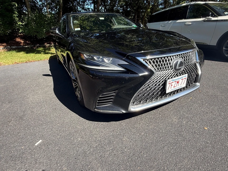 2018 Lexus LS 5th Gen - Image 16 of 31