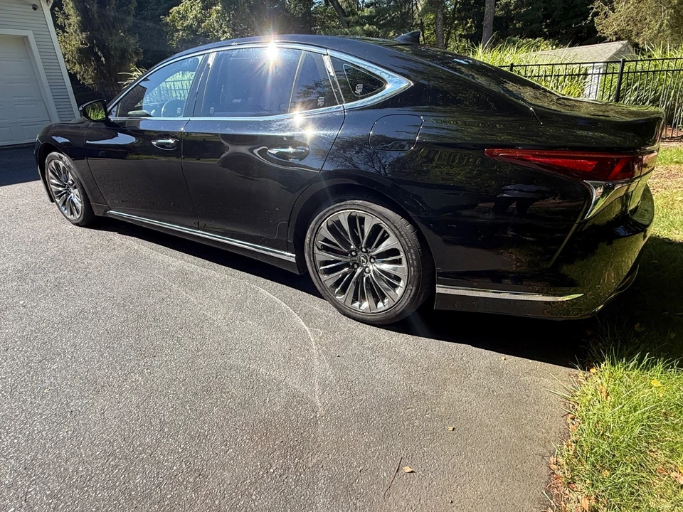 2018 Lexus LS 5th Gen - Image 8 of 31