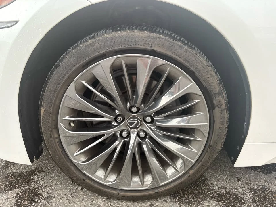 2018 Lexus LS 5th Gen - Image 5 of 10