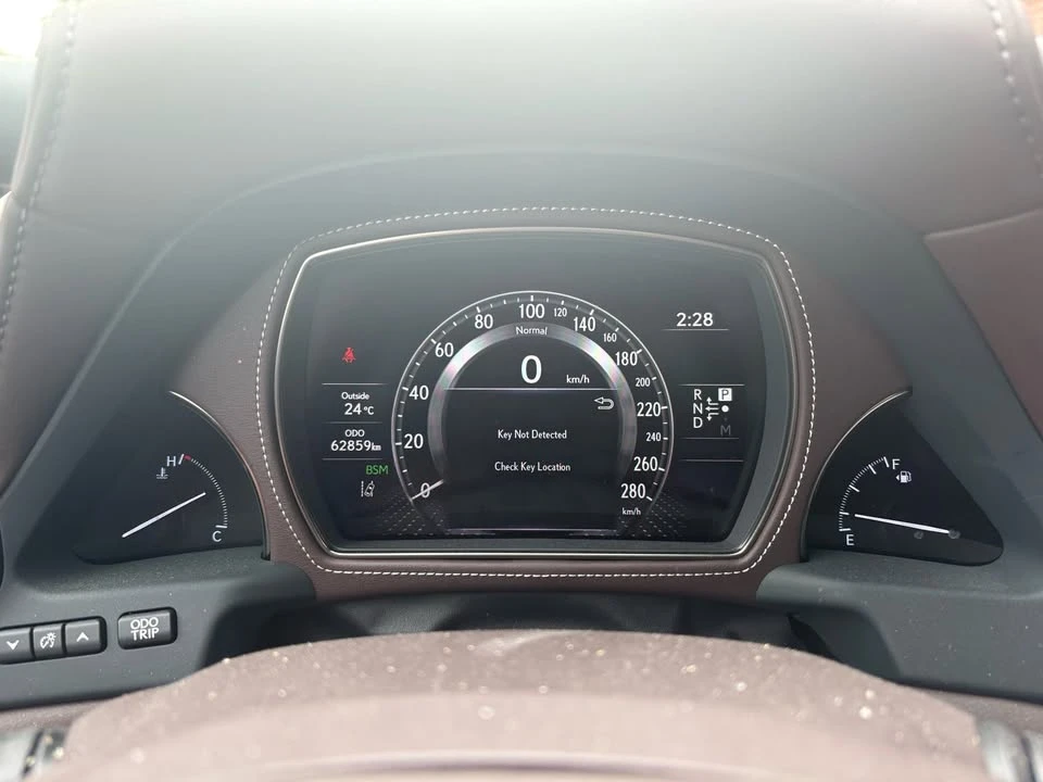 2018 Lexus LS 5th Gen - Image 9 of 10