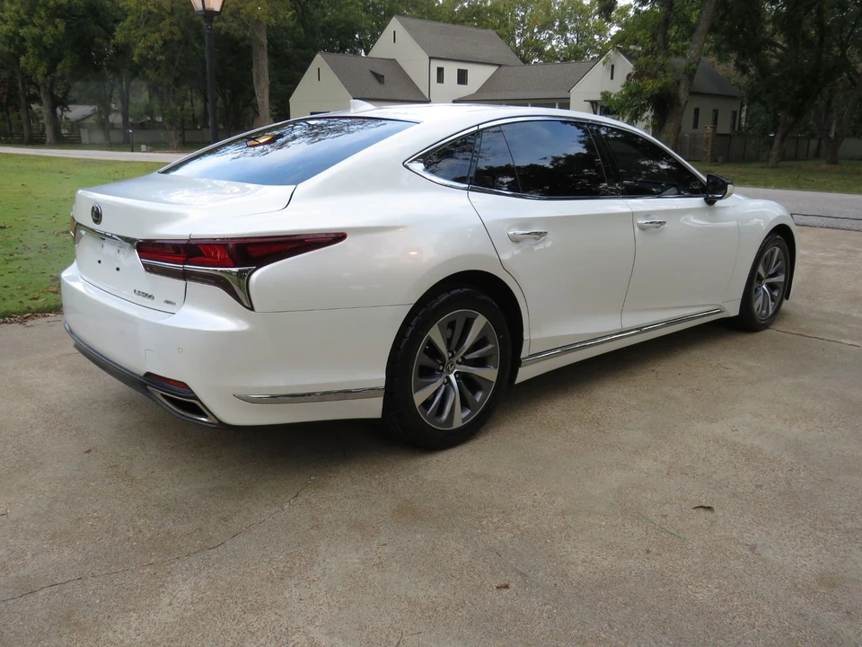 2018 Lexus LS 5th Gen - Image 10 of 12