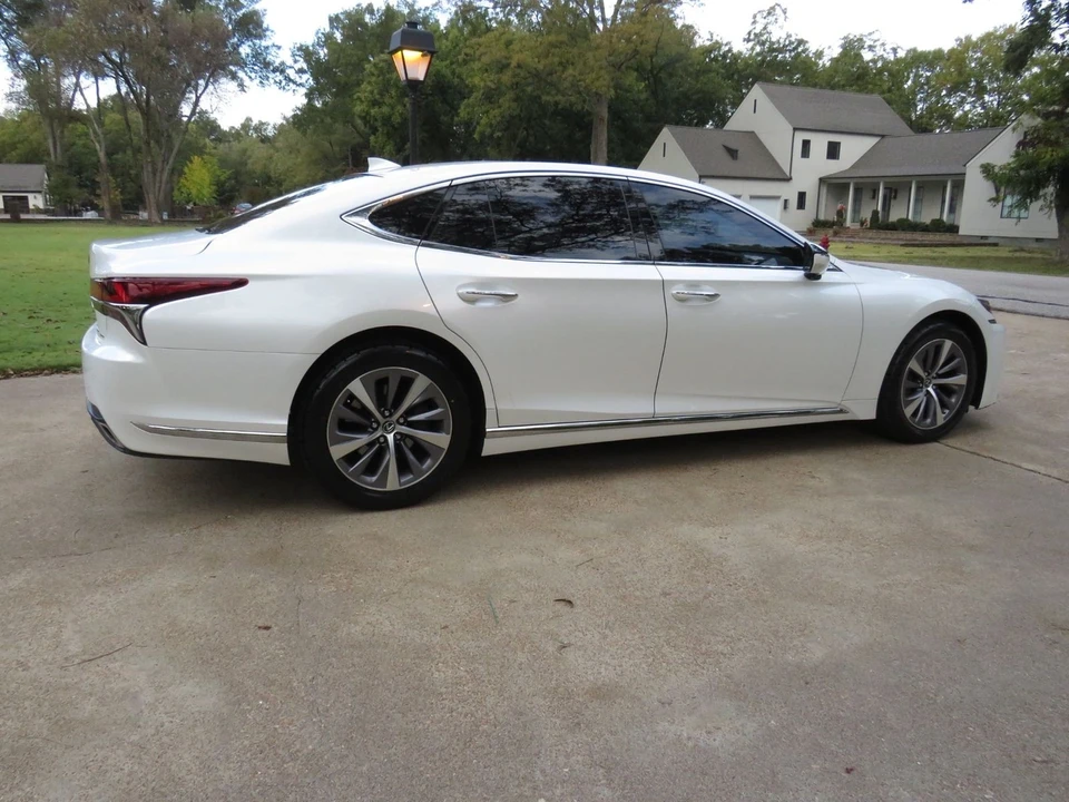 2018 Lexus LS 5th Gen - Image 11 of 12
