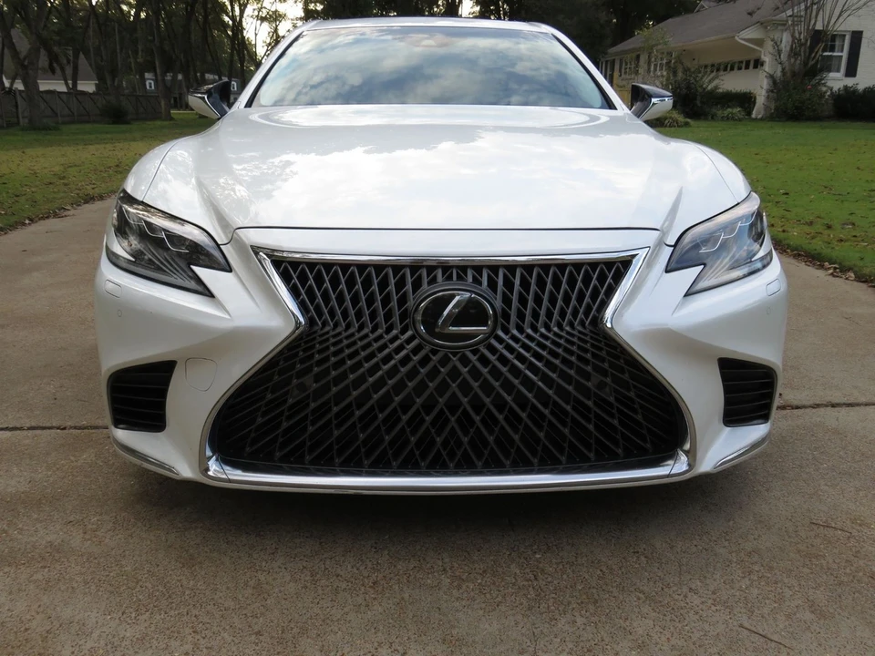 2018 Lexus LS 5th Gen - Image 12 of 12