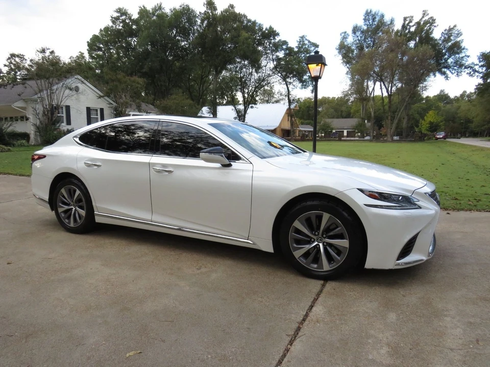 2018 Lexus LS 5th Gen - Image 2 of 12