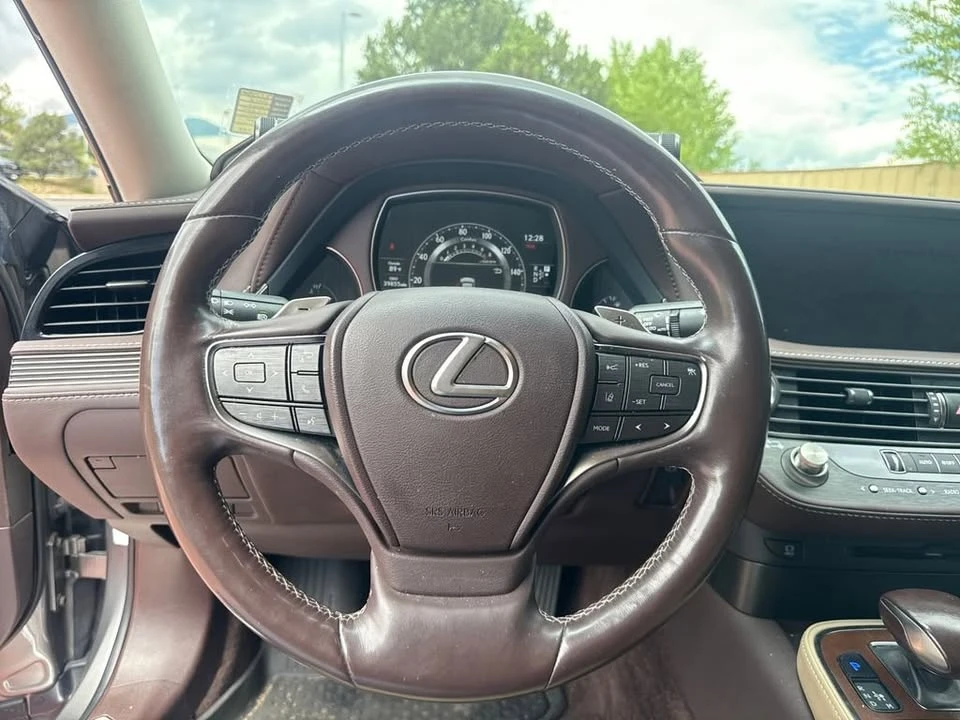 2018 Lexus LS 5th Gen - Image 15 of 19
