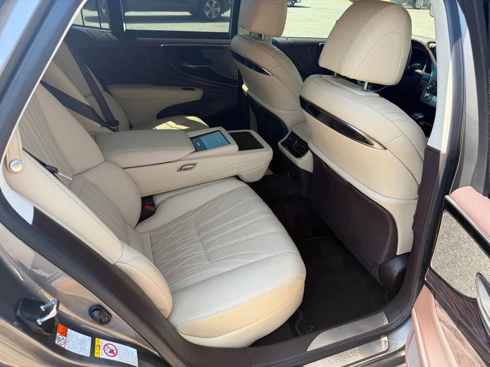 2018 Lexus LS 5th Gen - Image 7 of 20