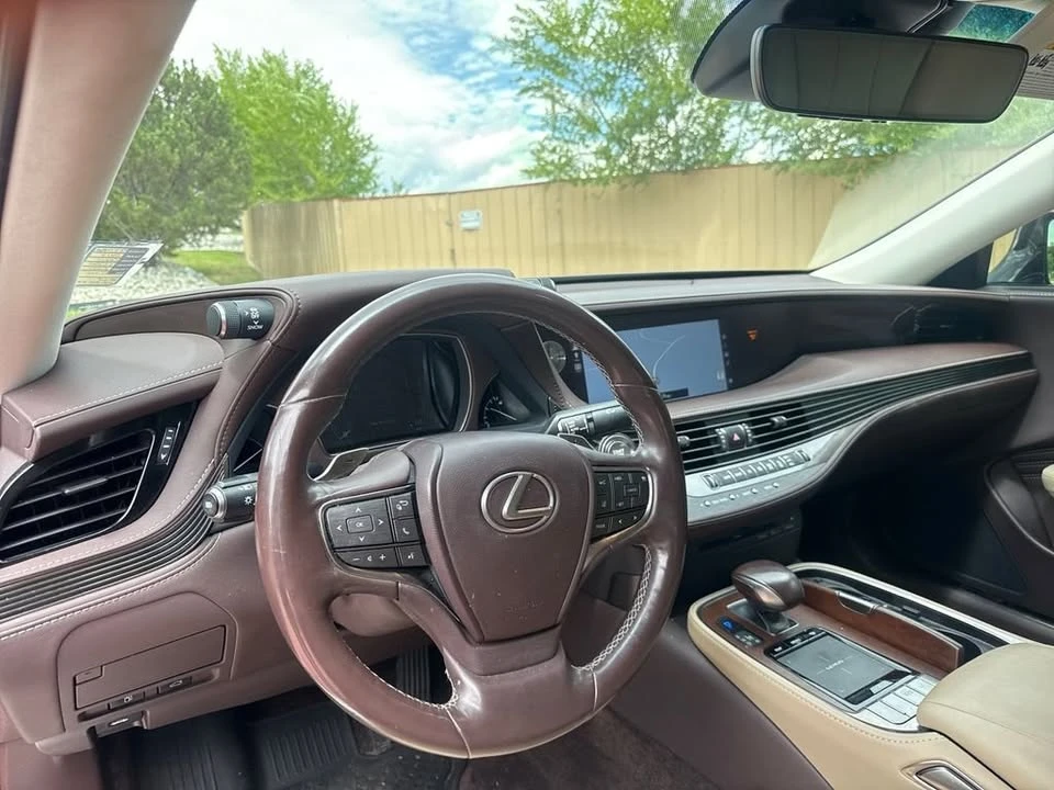 2018 Lexus LS 5th Gen - Image 14 of 19
