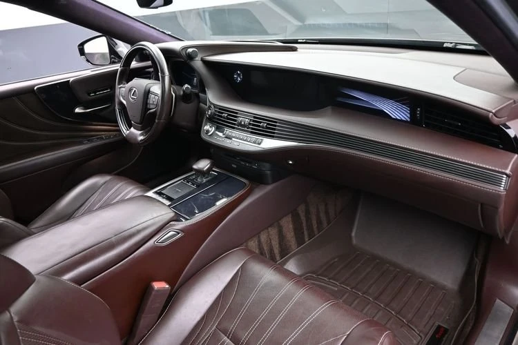 2018 Lexus LS 5th Gen - Image 12 of 20