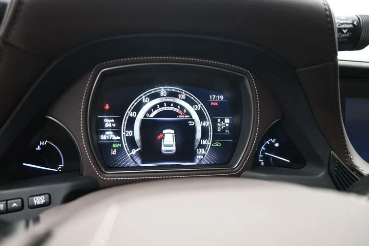 2018 Lexus LS 5th Gen - Image 10 of 20