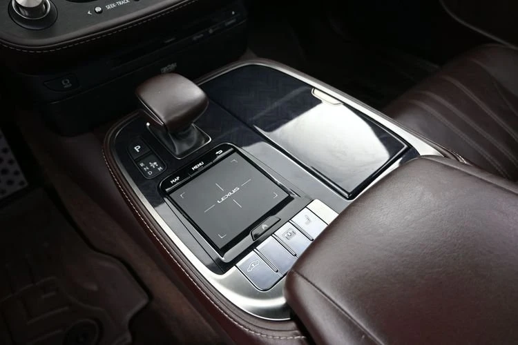 2018 Lexus LS 5th Gen - Image 8 of 20