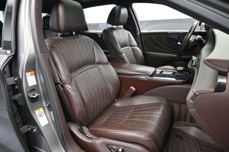 2018 Lexus LS 5th Gen - Image 13 of 20