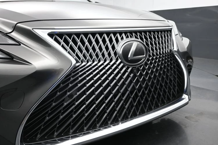 2018 Lexus LS 5th Gen - Image 5 of 20
