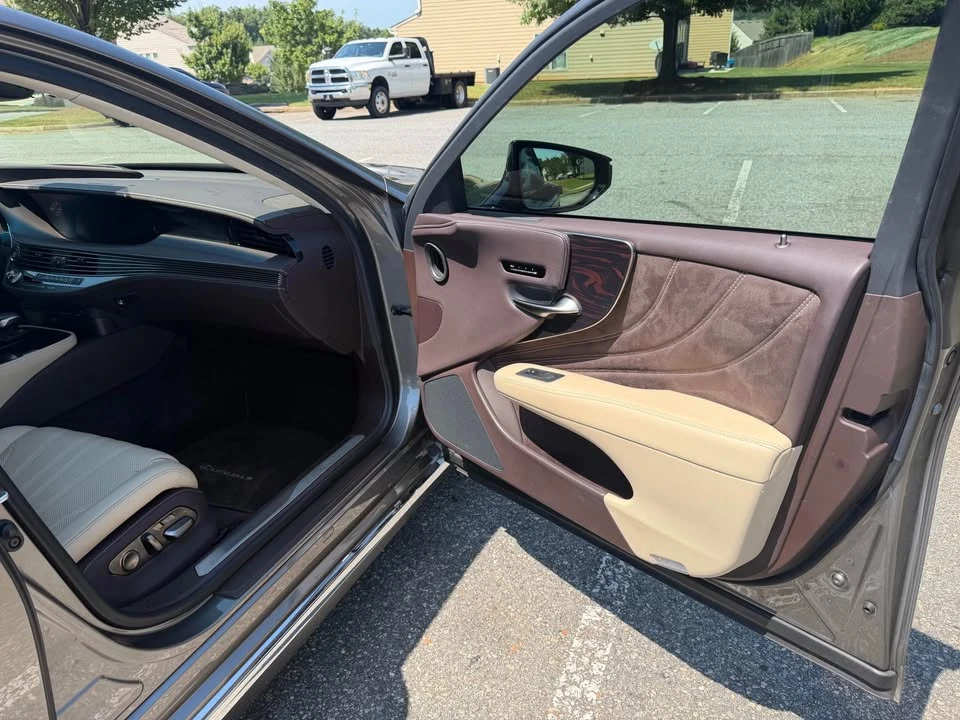 2018 Lexus LS 5th Gen - Image 11 of 20