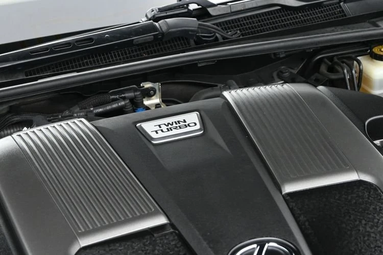 2018 Lexus LS 5th Gen - Image 3 of 20