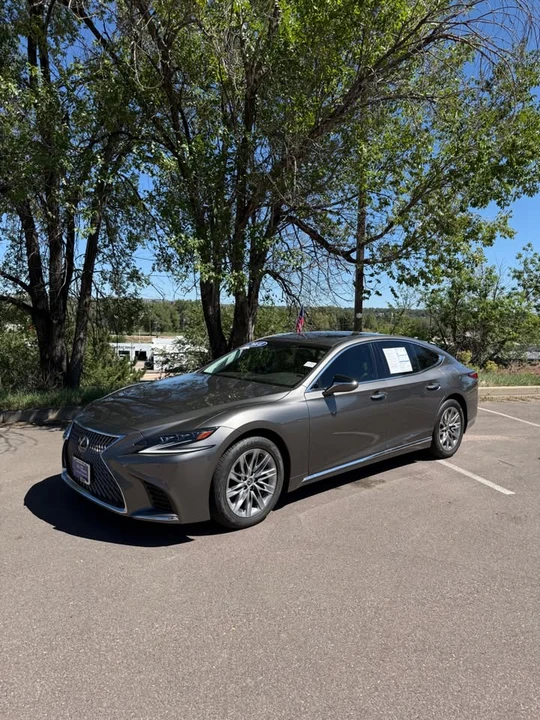 2018 Lexus LS 5th Gen - Image 2 of 7