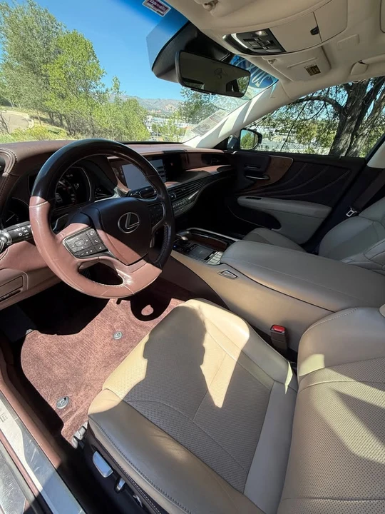 2018 Lexus LS 5th Gen - Image 5 of 7