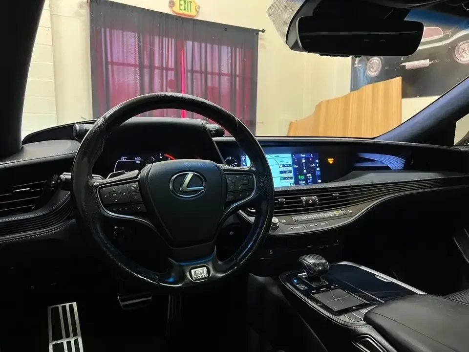 2018 Lexus LS 5th Gen - Image 10 of 18