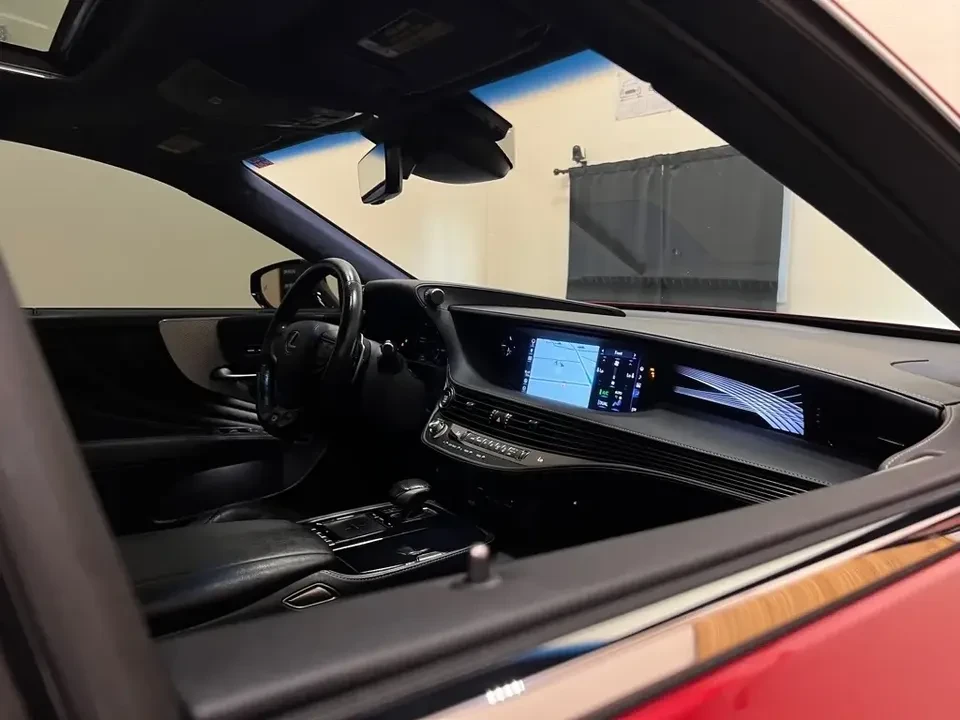 2018 Lexus LS 5th Gen - Image 9 of 18