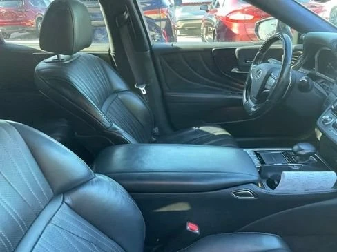 2018 Lexus LS 5th Gen - Image 8 of 10