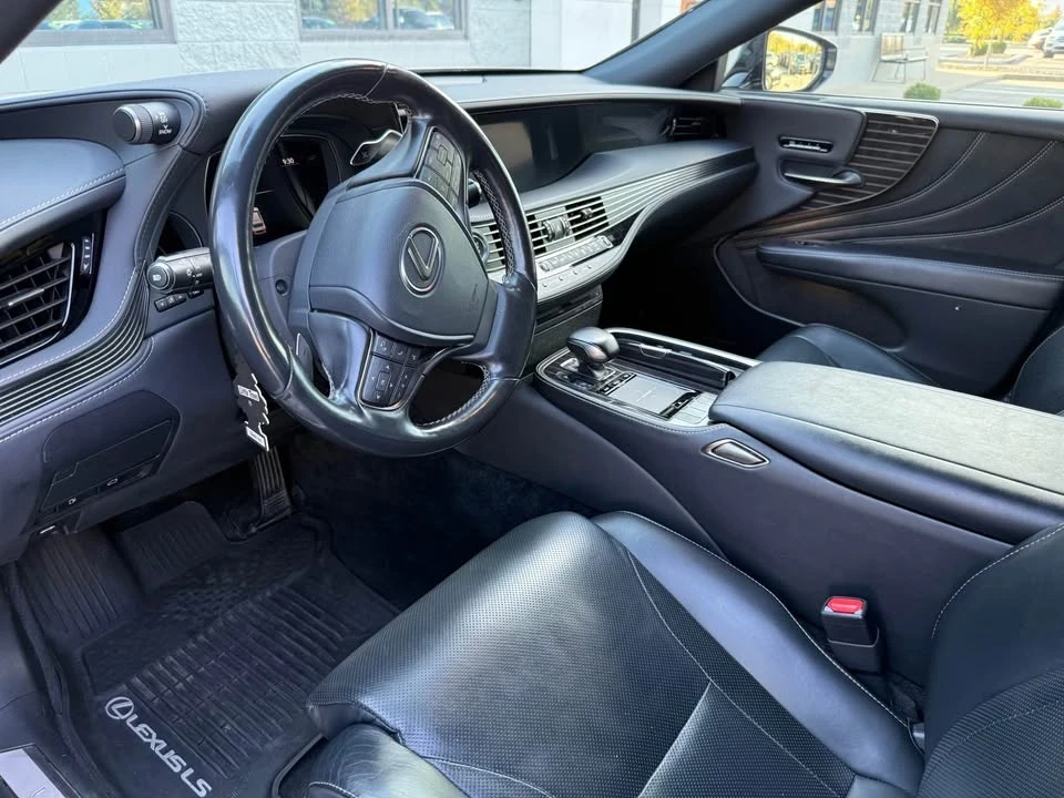 2018 Lexus LS 5th Gen - Image 12 of 15