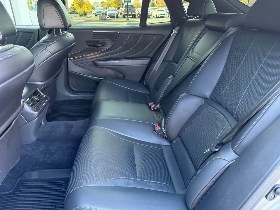 2018 Lexus LS 5th Gen - Image 14 of 15