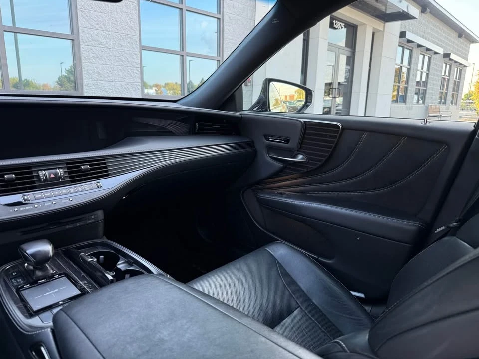 2018 Lexus LS 5th Gen - Image 15 of 15