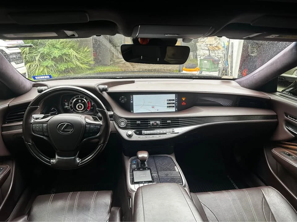 2018 Lexus LS 5th Gen - Image 3 of 10