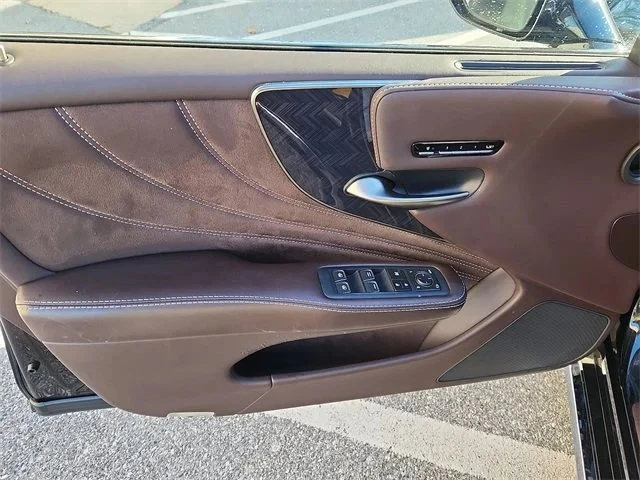 2018 Lexus LS 5th Gen - Image 10 of 18