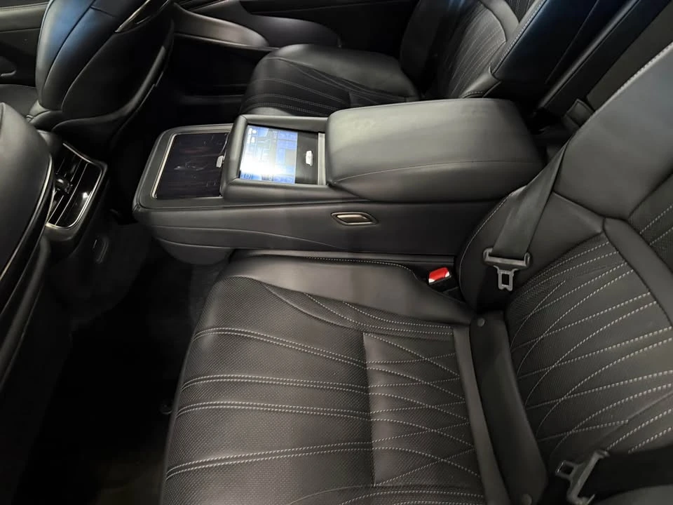 2018 Lexus LS 5th Gen - Image 9 of 11