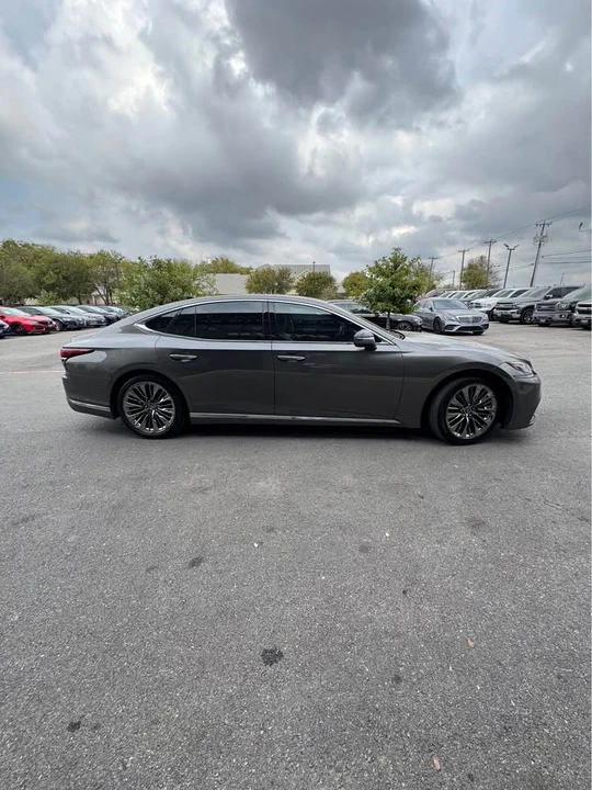 2018 Lexus LS 5th Gen - Image 8 of 11
