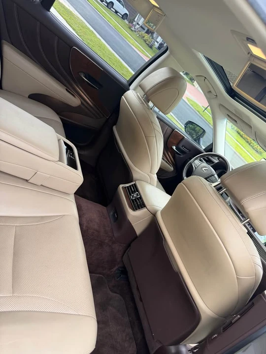 2018 Lexus LS 5th Gen - Image 9 of 20