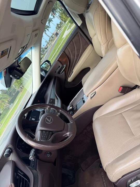 2018 Lexus LS 5th Gen - Image 5 of 20