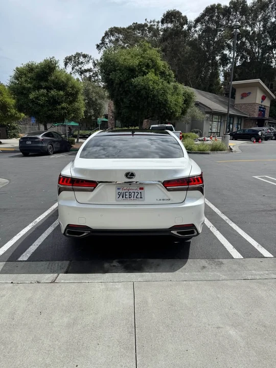 2018 Lexus LS 5th Gen - Image 5 of 20