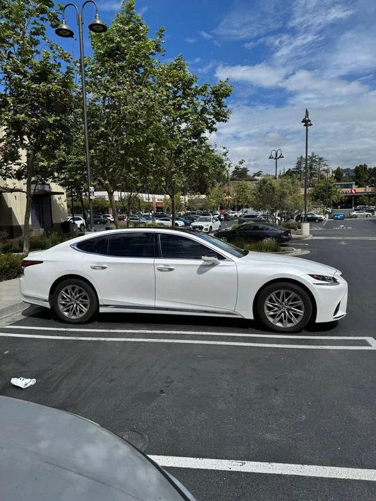 2018 Lexus LS 5th Gen - Image 7 of 20