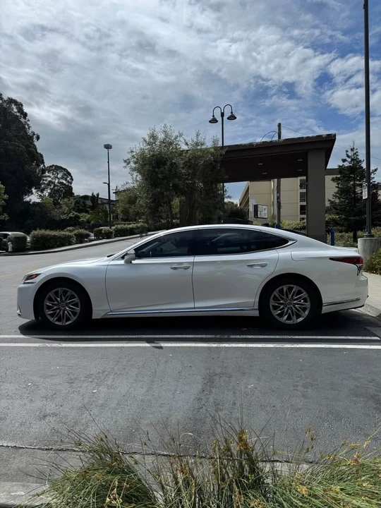 2018 Lexus LS 5th Gen - Image 3 of 20