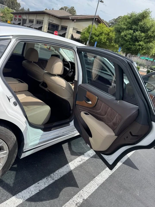 2018 Lexus LS 5th Gen - Image 13 of 20