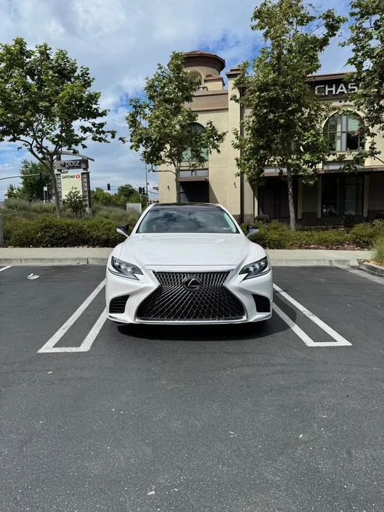 2018 Lexus LS 5th Gen - Image 9 of 20