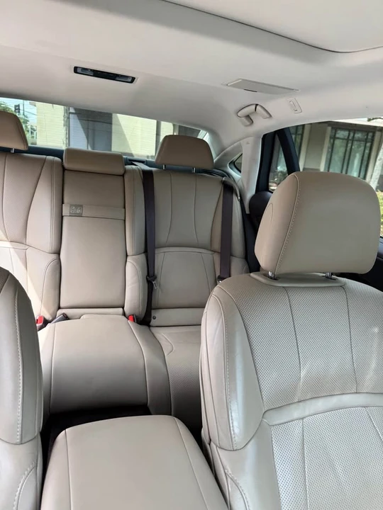 2018 Lexus LS 5th Gen - Image 14 of 20