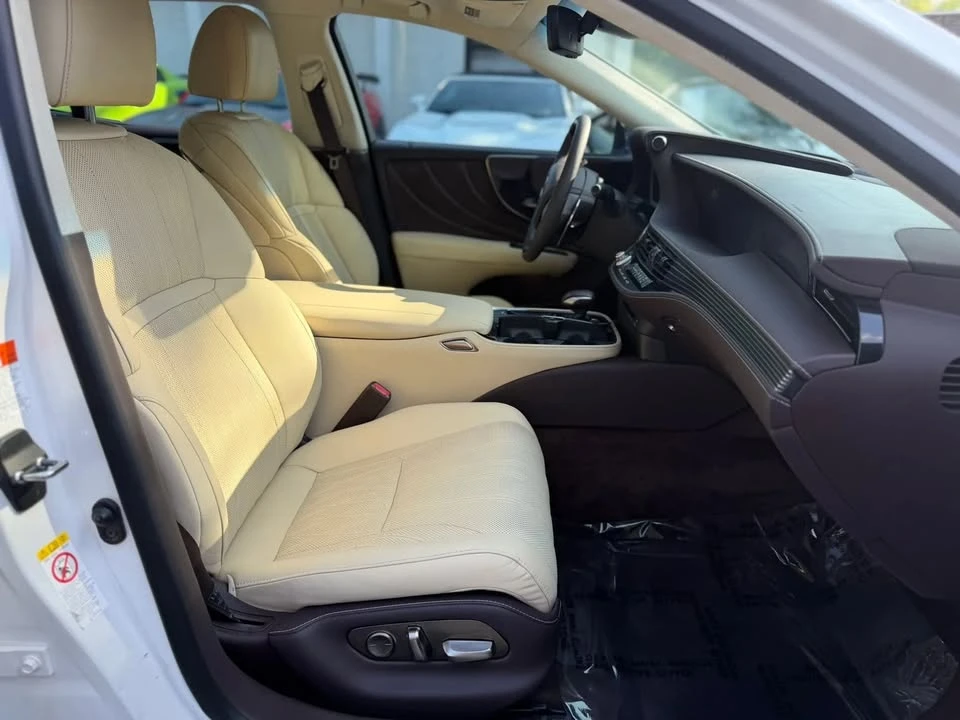 2018 Lexus LS 5th Gen - Image 11 of 20