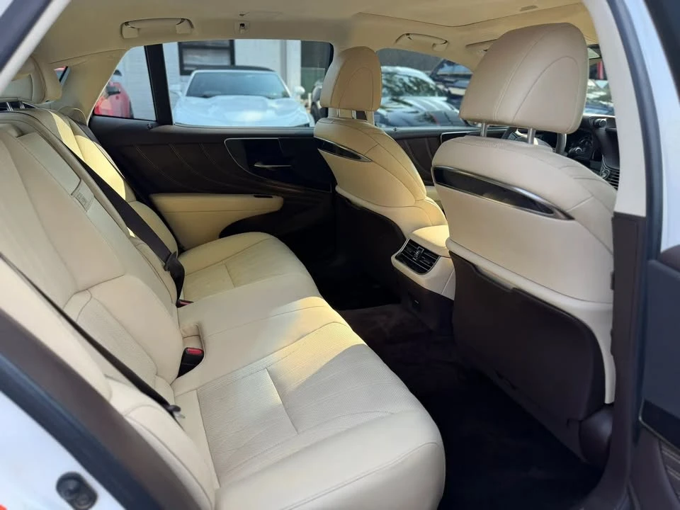 2018 Lexus LS 5th Gen - Image 10 of 20
