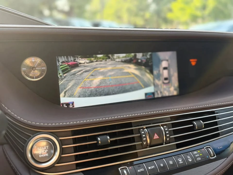 2018 Lexus LS 5th Gen - Image 16 of 20