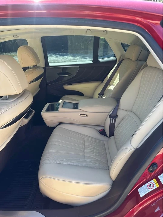 2018 Lexus LS 5th Gen - Image 9 of 14