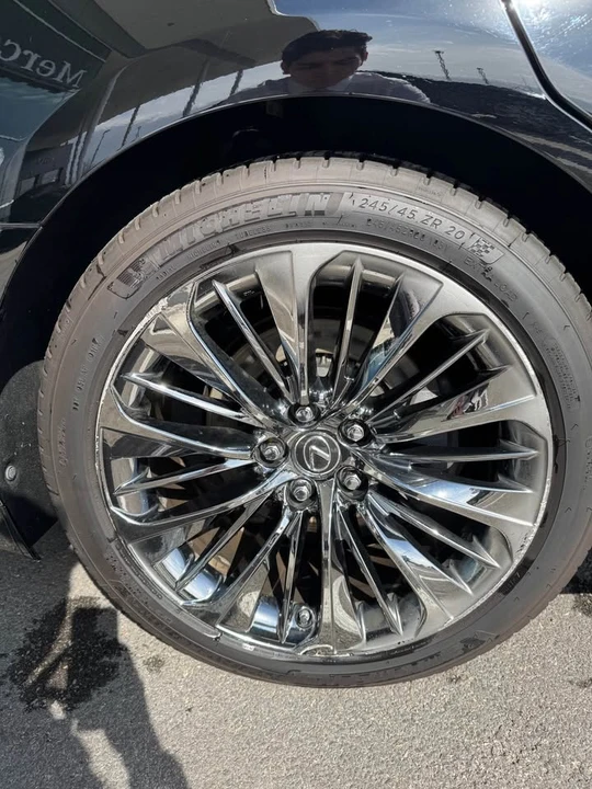 2018 Lexus LS 5th Gen - Image 10 of 16