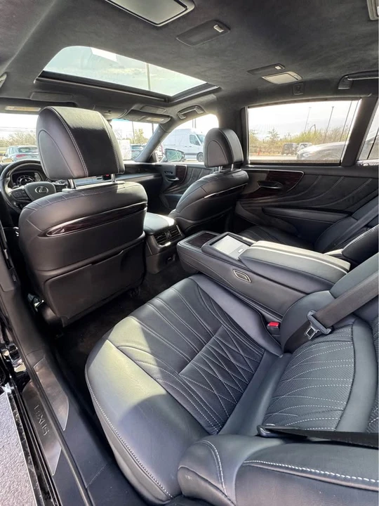 2018 Lexus LS 5th Gen - Image 8 of 16