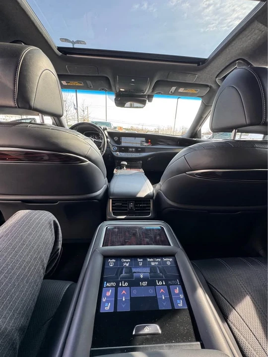 2018 Lexus LS 5th Gen - Image 7 of 16