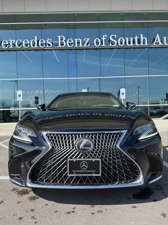 2018 Lexus LS 5th Gen - Image 2 of 16