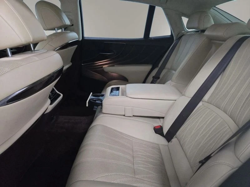2018 Lexus LS 5th Gen - Image 9 of 20