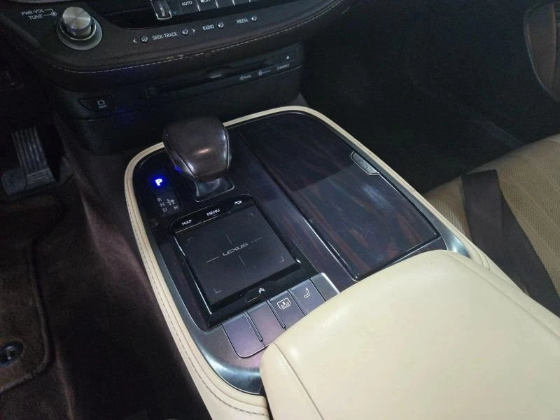 2018 Lexus LS 5th Gen - Image 15 of 20