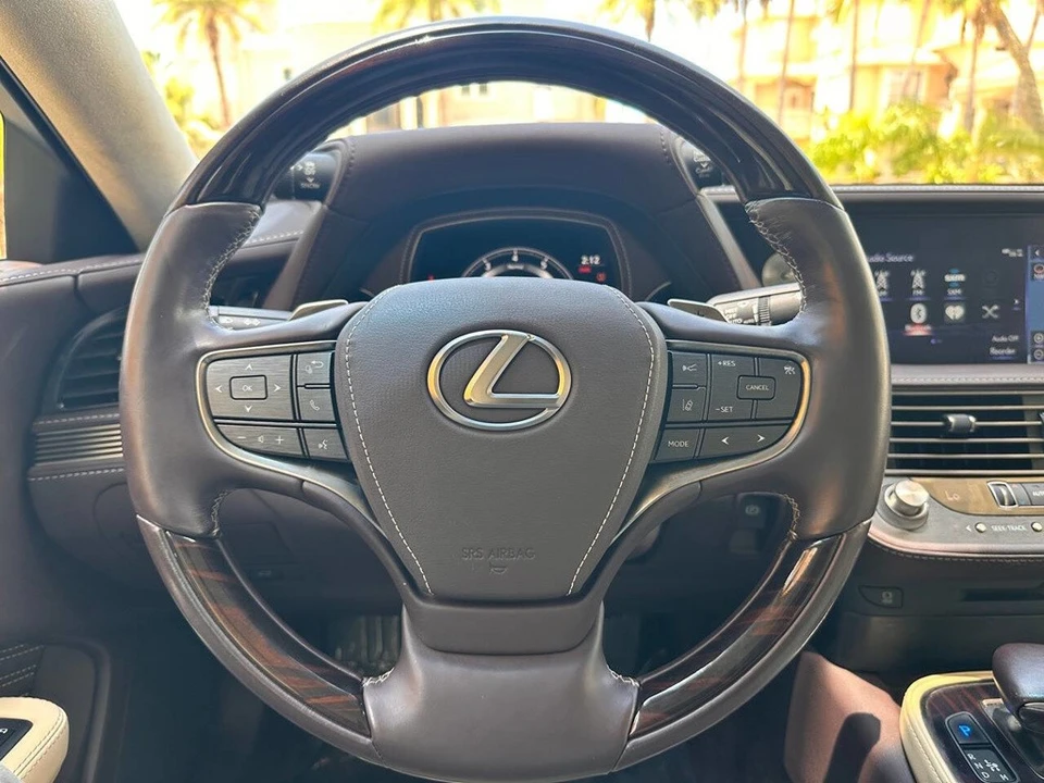 2018 Lexus LS 5th Gen - Image 16 of 24