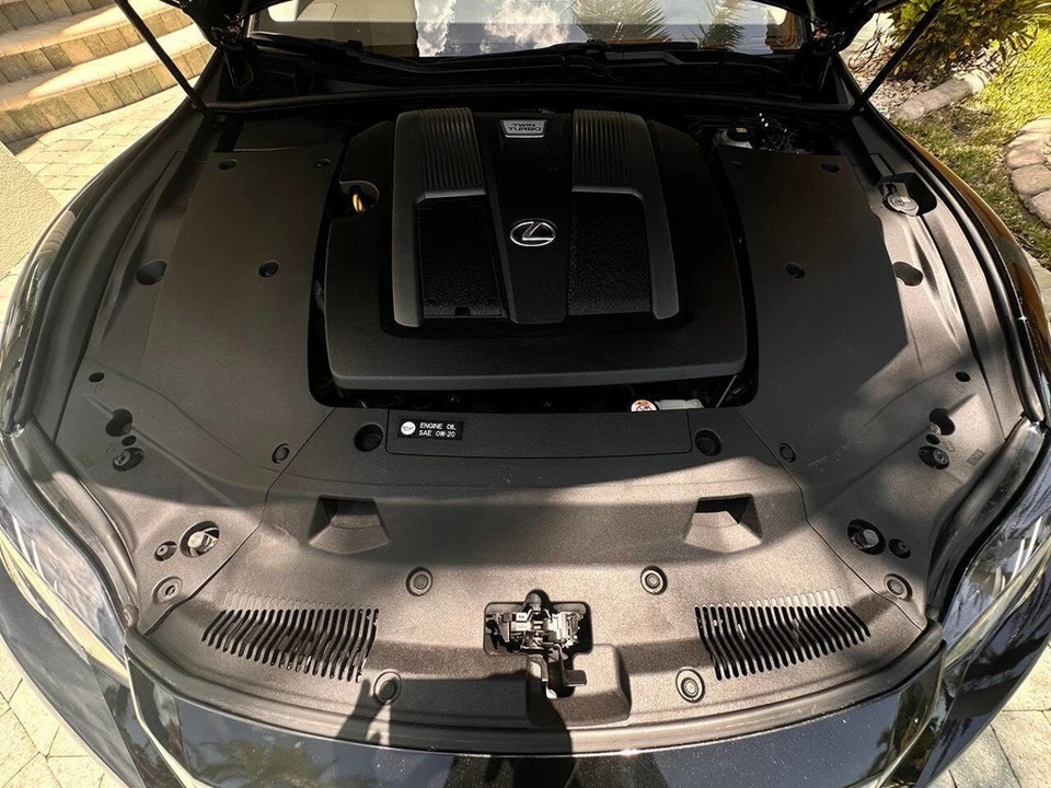 2018 Lexus LS 5th Gen - Image 9 of 24